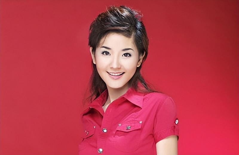 方琼简介个人资料(方琼:嫁大8岁副台长,闪婚后为丈夫生儿子,如今活成人生赢家)