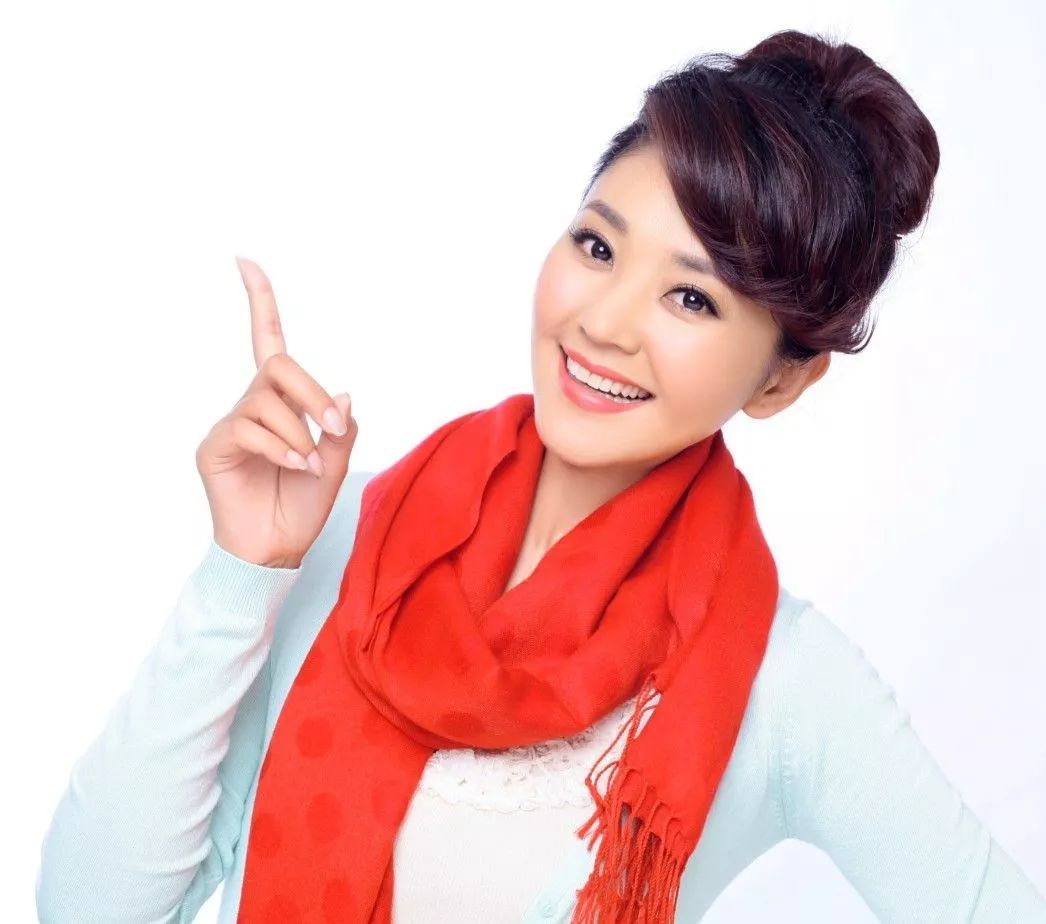 方琼简介个人资料(方琼:嫁大8岁副台长,闪婚后为丈夫生儿子,如今活成人生赢家)