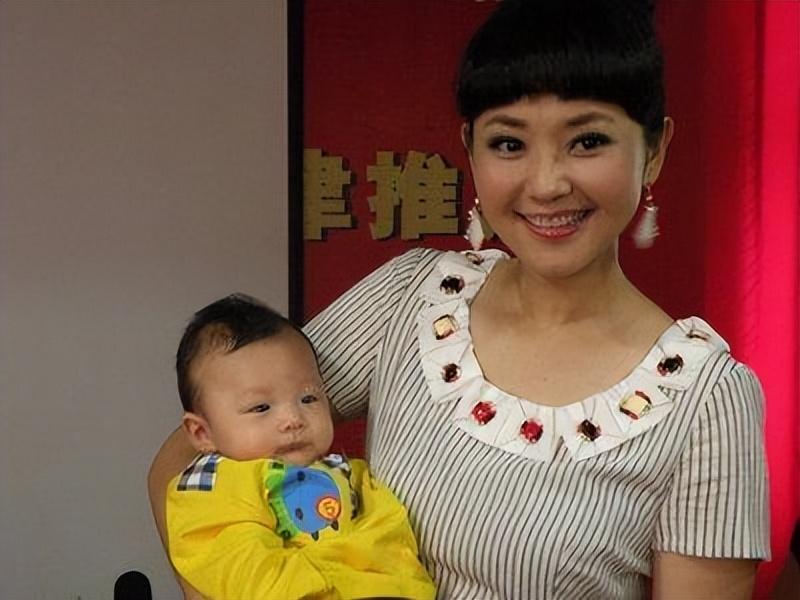 方琼简介个人资料(方琼:嫁大8岁副台长,闪婚后为丈夫生儿子,如今活成人生赢家)