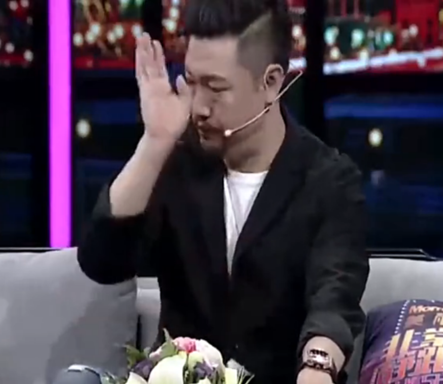 8岁成国家一级演员,35岁辞副处级职务,38岁上春晚,贾冰太绝了"