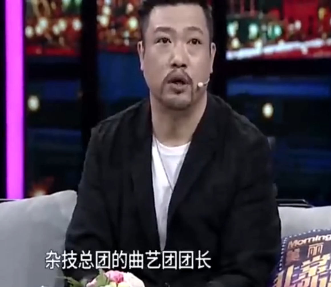 8岁成国家一级演员,35岁辞副处级职务,38岁上春晚,贾冰太绝了"