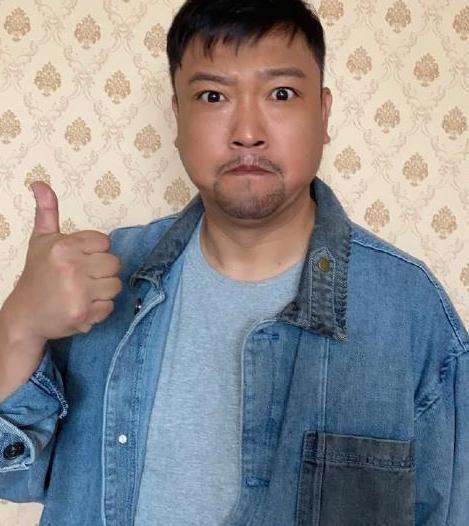 8岁成国家一级演员,35岁辞副处级职务,38岁上春晚,贾冰太绝了"