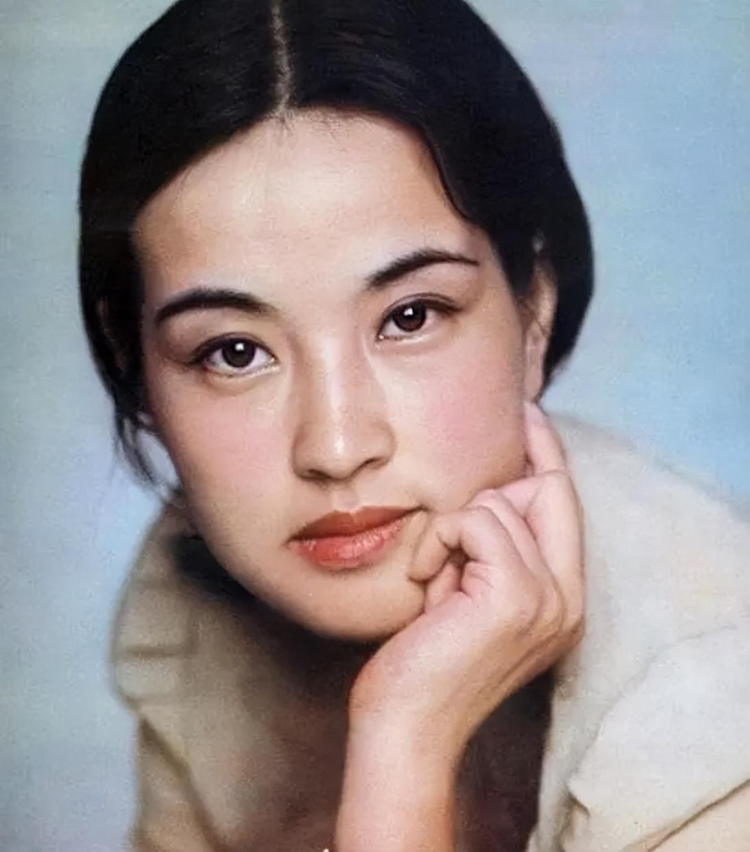 刘晓庆简历个人资料作品（刘晓庆：一生中有过7个男人，4段婚姻中没生过孩子，60岁再当新娘）