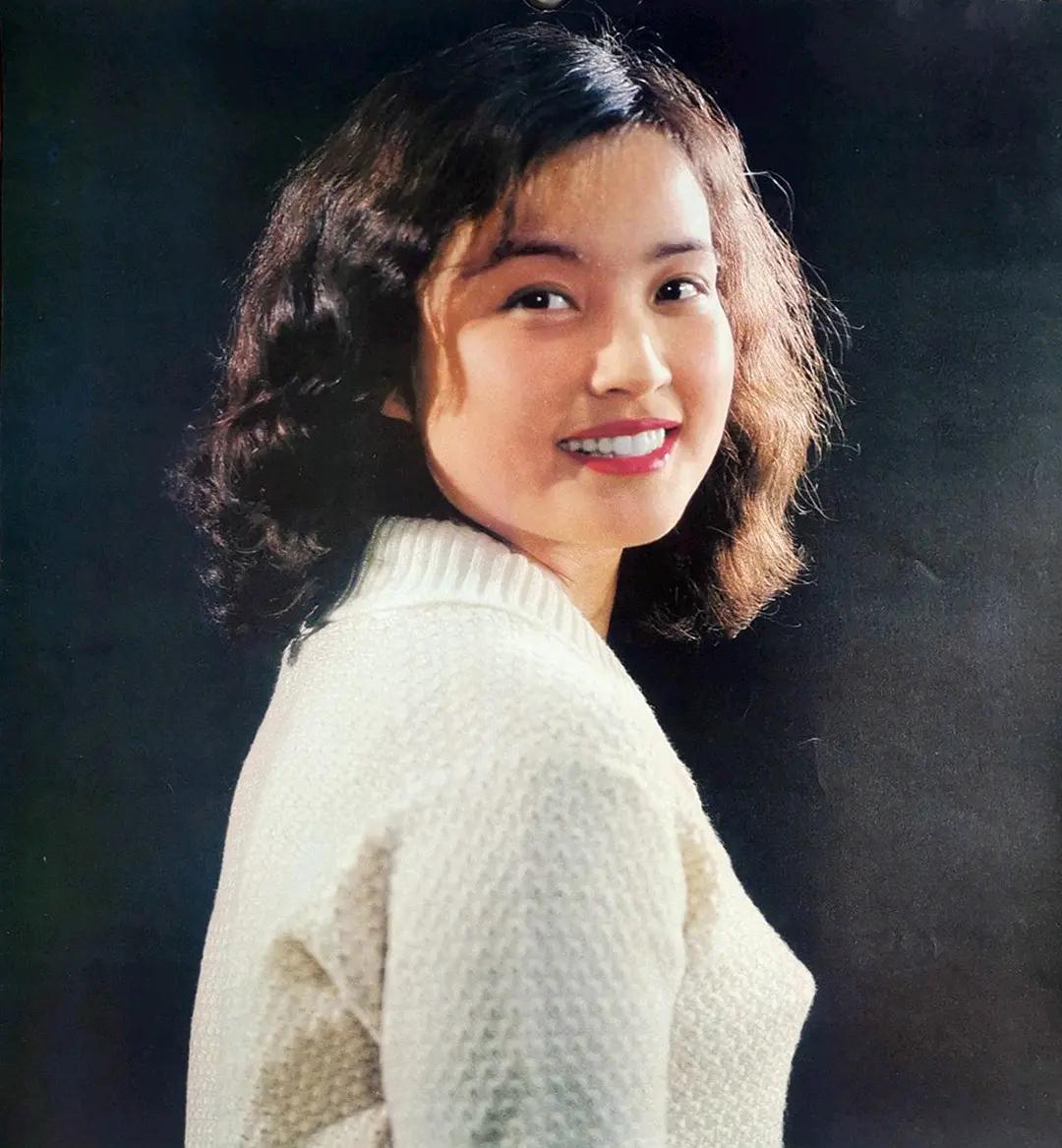 刘晓庆简历个人资料作品（刘晓庆：一生中有过7个男人，4段婚姻中没生过孩子，60岁再当新娘）