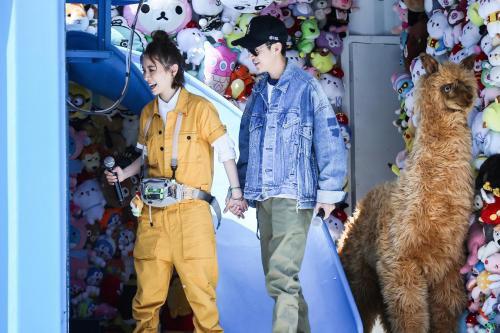 “老好人”何炅的陨落史，曾是内娱最强人脉，如今却饱尝人情冷暖