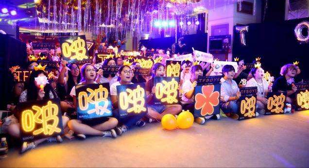 “老好人”何炅的陨落史，曾是内娱最强人脉，如今却饱尝人情冷暖