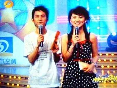 “老好人”何炅的陨落史，曾是内娱最强人脉，如今却饱尝人情冷暖