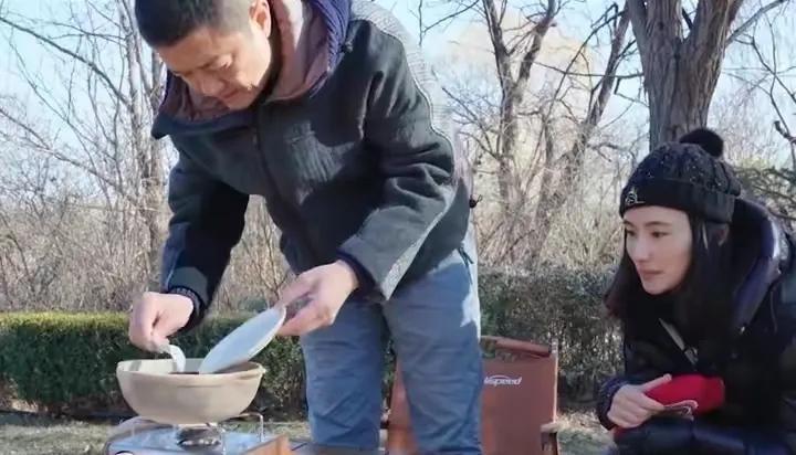 李亚鹏个人资料简介（李亚鹏离开王菲是明智的，靠自己赚钱才有底气，与海哈金喜很幸福）