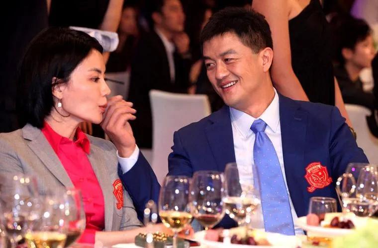 李亚鹏个人资料简介（李亚鹏离开王菲是明智的，靠自己赚钱才有底气，与海哈金喜很幸福）