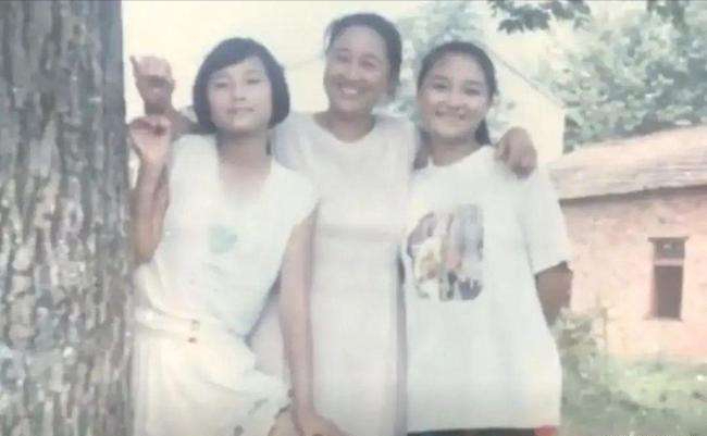 贾玲：靠自己成名，让逝去的母亲流传后世，风光背后有泪水