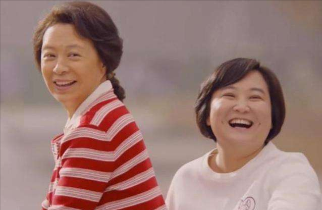 贾玲：靠自己成名，让逝去的母亲流传后世，风光背后有泪水