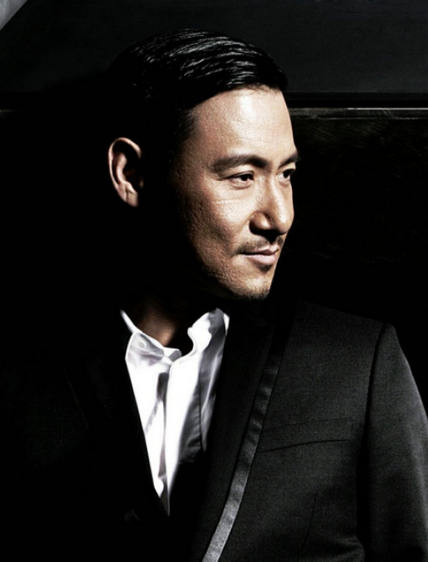 幸福来得有点晚！和郑裕玲纠缠半生的吕方，如今娶女富豪老年得女