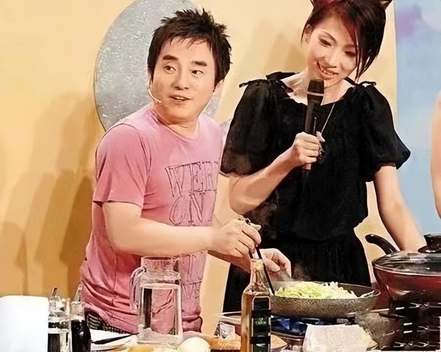 幸福来得有点晚！和郑裕玲纠缠半生的吕方，如今娶女富豪老年得女