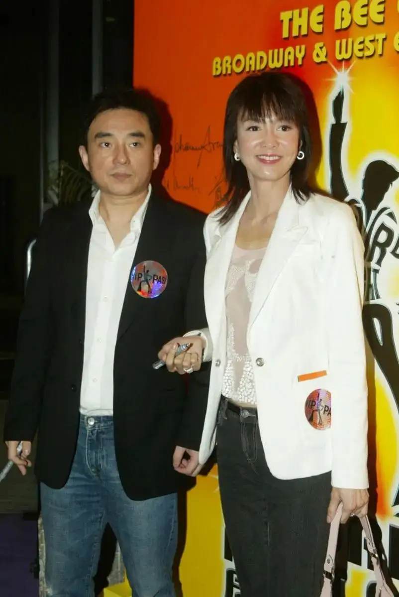 幸福来得有点晚！和郑裕玲纠缠半生的吕方，如今娶女富豪老年得女