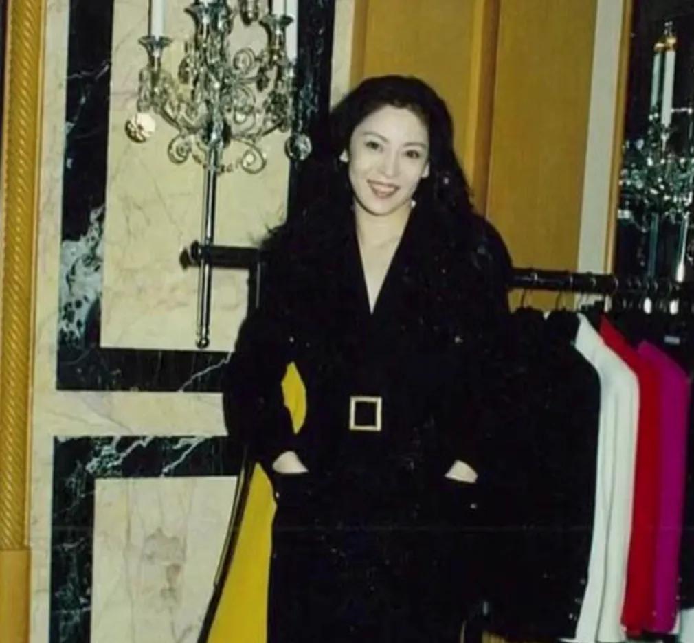 “东北女人”陈岚纵横史,一个港娱都不敢惹的女人