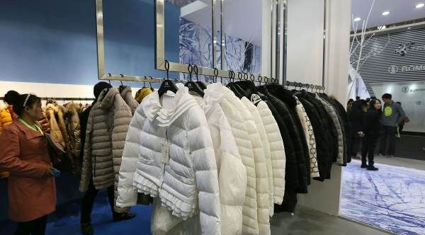 灰鸭绒和白鹅绒的区别,灰鸭绒和白鸭绒的区别在哪里图4