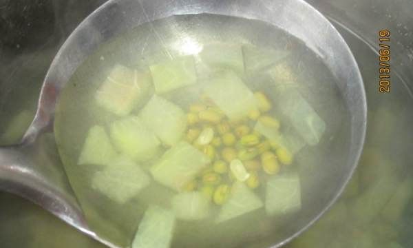 西瓜皮汤怎么做好喝,西瓜皮绿豆汤的做法窍门图8