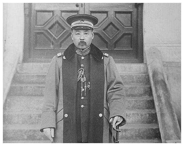 冯国璋简介个人资料（北洋之狗——冯国璋，从落魄书生到民国总统，忠实可靠勤奋贪财）