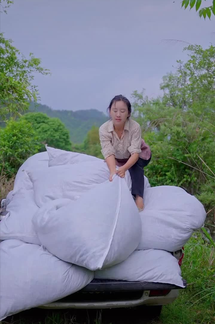 乡愁沈丹：从离异负债到带全村人致富，单亲妈妈如何完成蜕变？