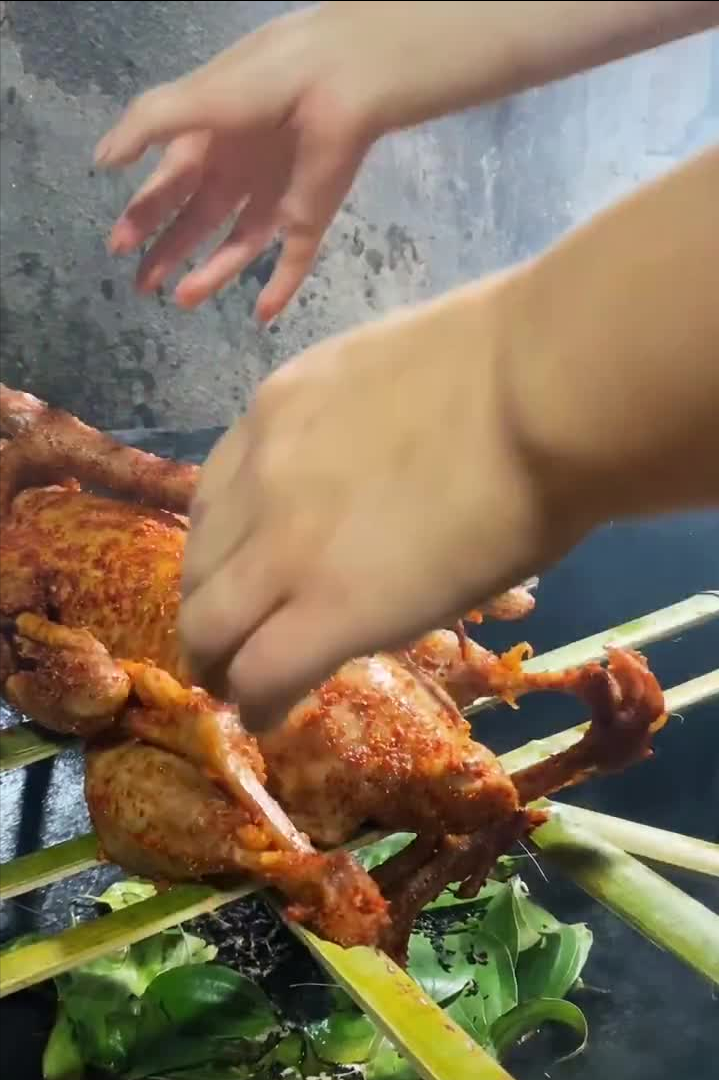 乡愁沈丹：从离异负债到带全村人致富，单亲妈妈如何完成蜕变？