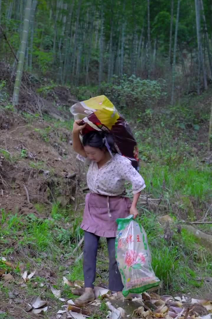 乡愁沈丹：从离异负债到带全村人致富，单亲妈妈如何完成蜕变？