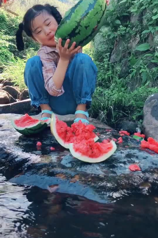 乡愁沈丹：从离异负债到带全村人致富，单亲妈妈如何完成蜕变？