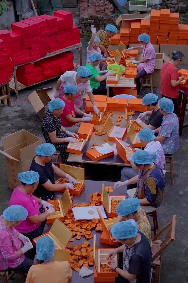 乡愁沈丹：从离异负债到带全村人致富，单亲妈妈如何完成蜕变？