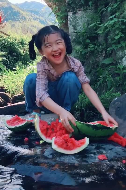 乡愁沈丹：从离异负债到带全村人致富，单亲妈妈如何完成蜕变？