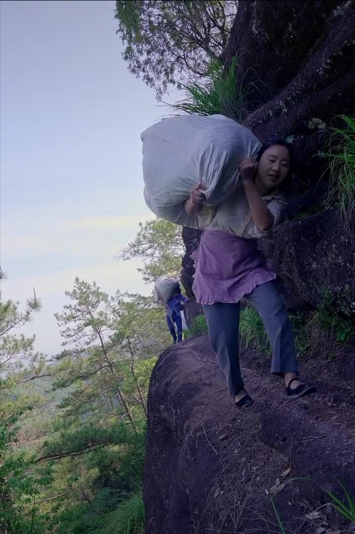 乡愁沈丹：从离异负债到带全村人致富，单亲妈妈如何完成蜕变？