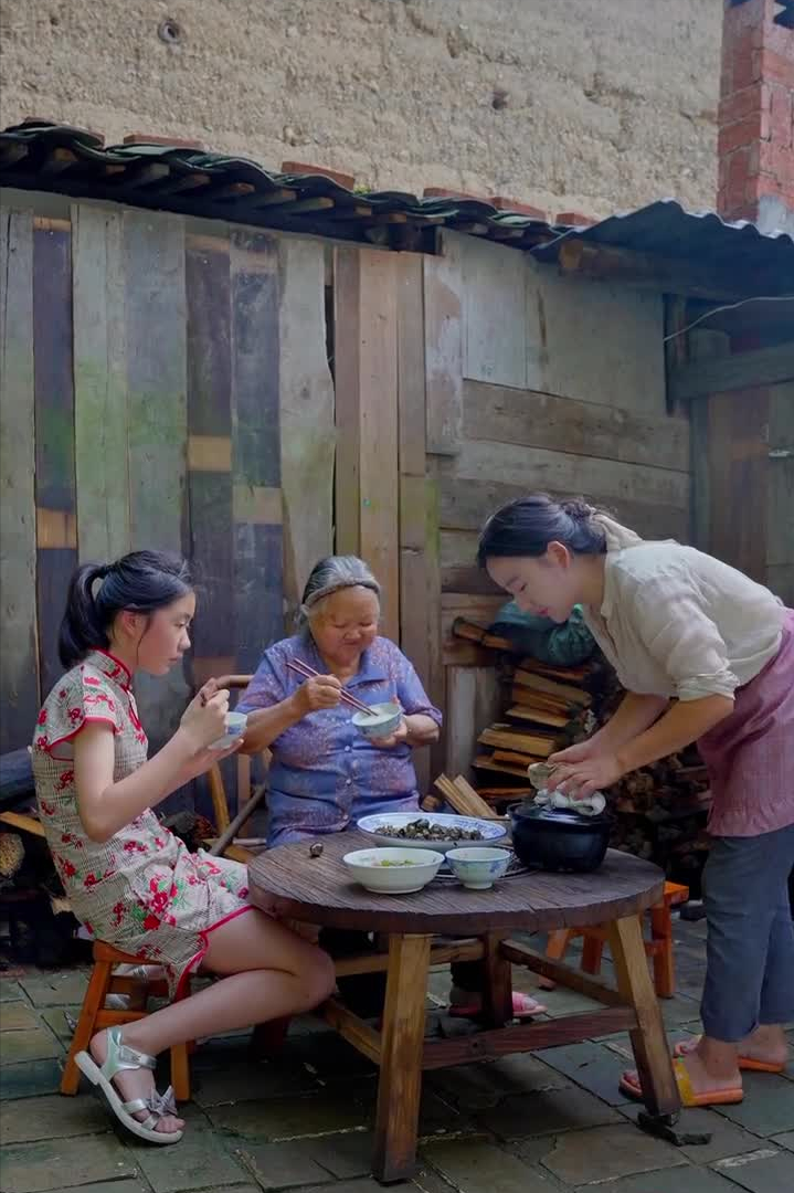 乡愁沈丹：从离异负债到带全村人致富，单亲妈妈如何完成蜕变？