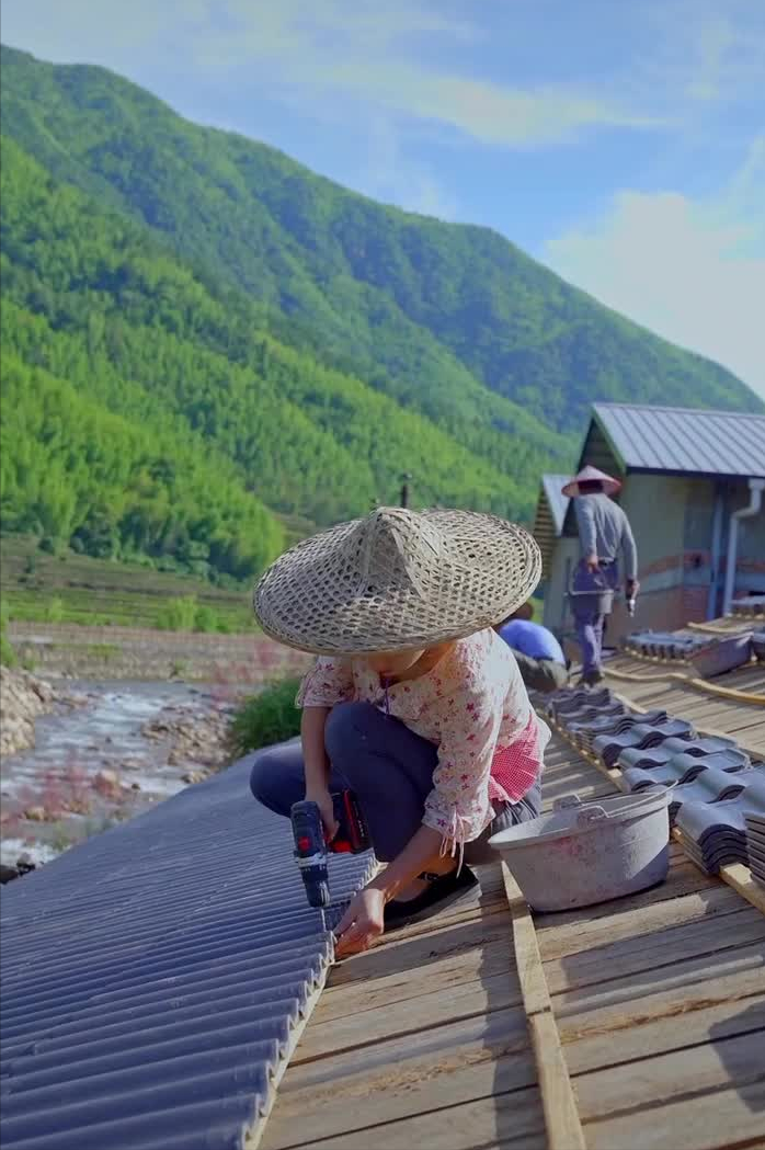 乡愁沈丹：从离异负债到带全村人致富，单亲妈妈如何完成蜕变？