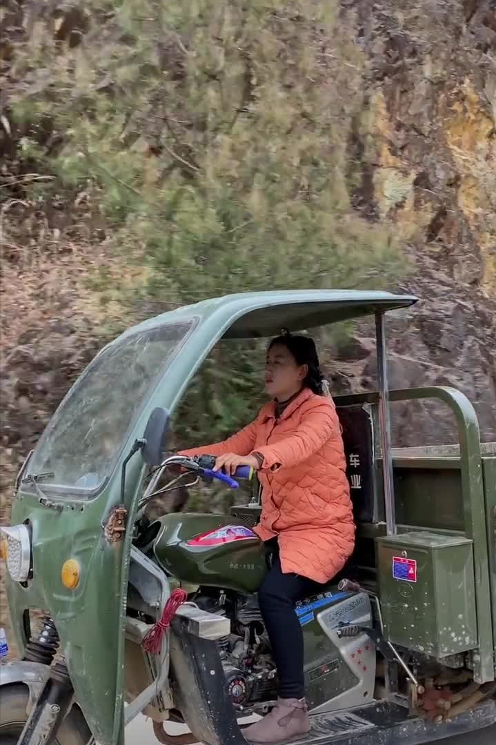 乡愁沈丹：从离异负债到带全村人致富，单亲妈妈如何完成蜕变？