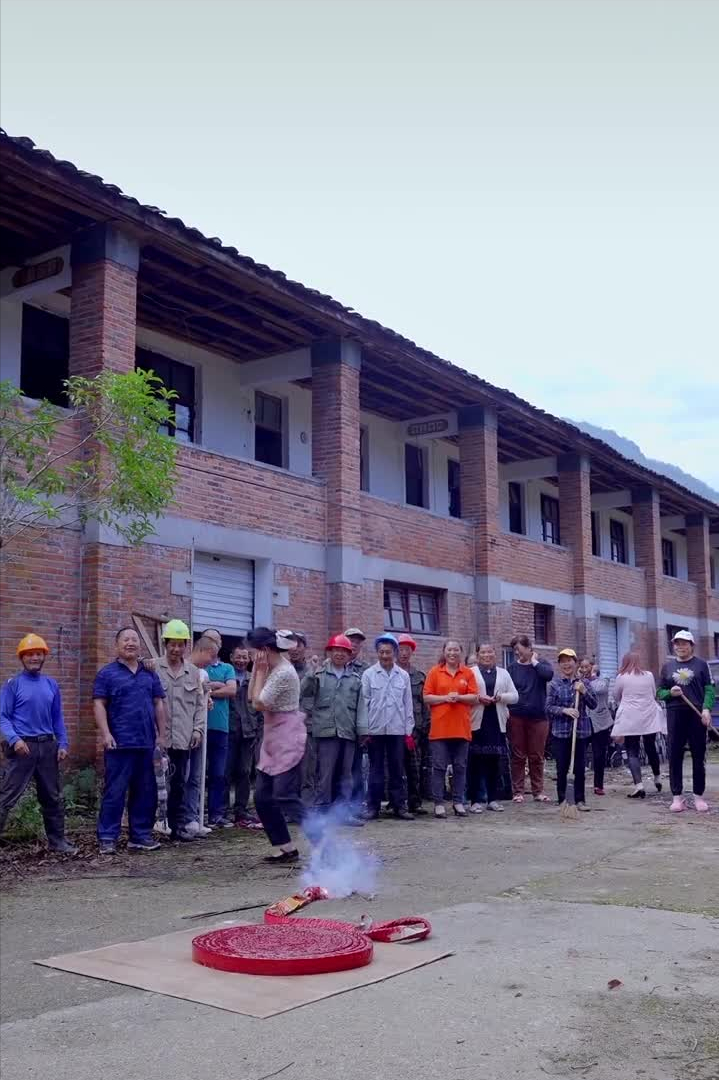 乡愁沈丹：从离异负债到带全村人致富，单亲妈妈如何完成蜕变？