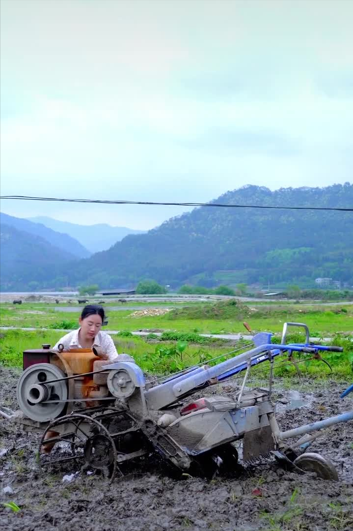 乡愁沈丹：从离异负债到带全村人致富，单亲妈妈如何完成蜕变？