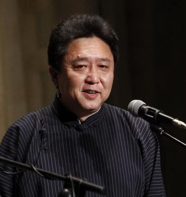 皇后于谦谢楠最强劲的情敌 每天都要听相声入睡