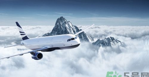 飞机上的矿泉水可以带下飞机吗