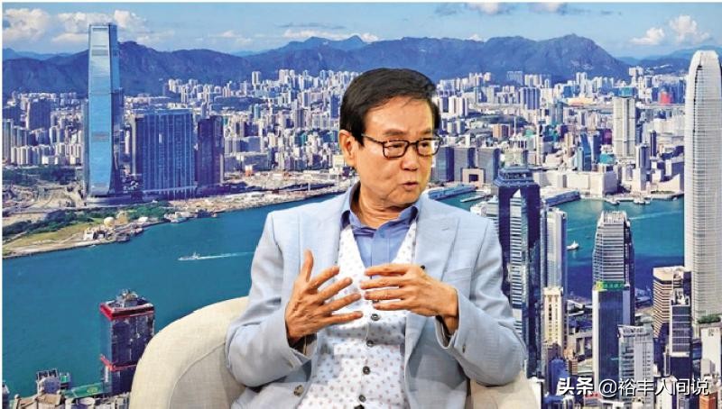 黄百鸣豪宅内高歌！两位同届港姐陪伴，一位嫁蒙古富豪，一位未婚