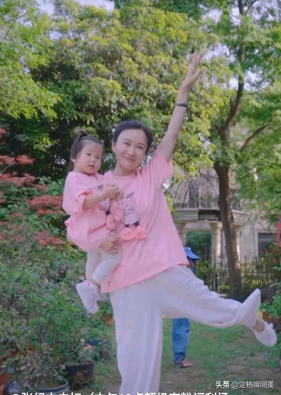 杜星霖个人资料简介演的电视剧(杜星霖嫁大她几十岁张纪中 婚后幸福又恩爱 夫妻直播捞金)