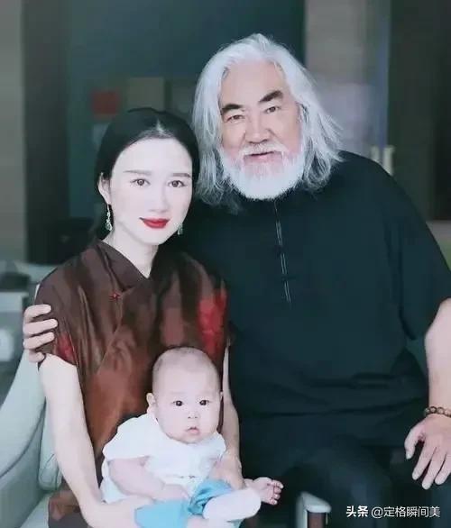 杜星霖个人资料简介演的电视剧(杜星霖嫁大她几十岁张纪中 婚后幸福又恩爱 夫妻直播捞金)