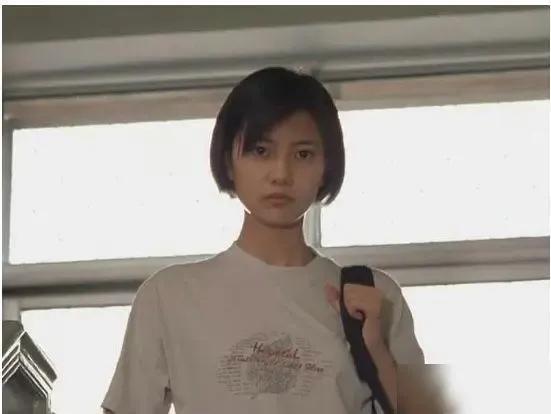 高圆圆个人资料及简历目前的情况（出生于高级知识分子家庭的高圆圆，为何最终沦落为一个“戏子”？）