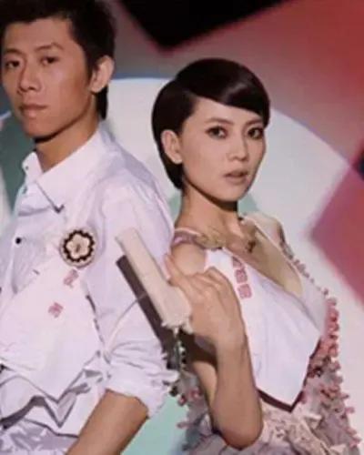 高圆圆个人资料及简历目前的情况（出生于高级知识分子家庭的高圆圆，为何最终沦落为一个“戏子”？）