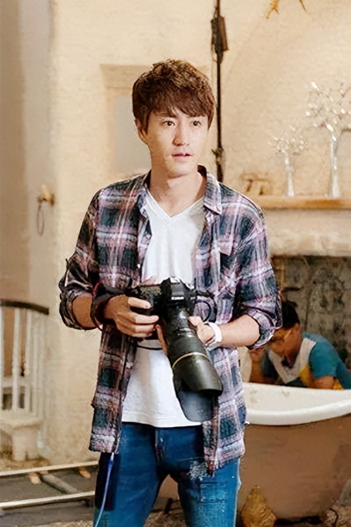 杨玏个人资料:一心为“星二代”正名,他却成父亲杨立新的心病