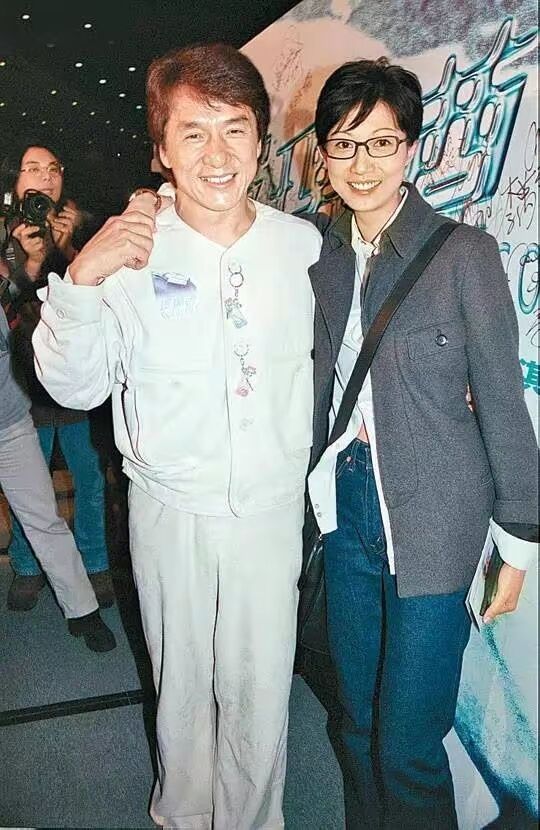 成龙个人资料大全（成龙：一次放纵毁了吴绮莉母女一生，他有着怎样的心路历程？）