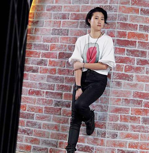 成龙个人资料大全（成龙：一次放纵毁了吴绮莉母女一生，他有着怎样的心路历程？）