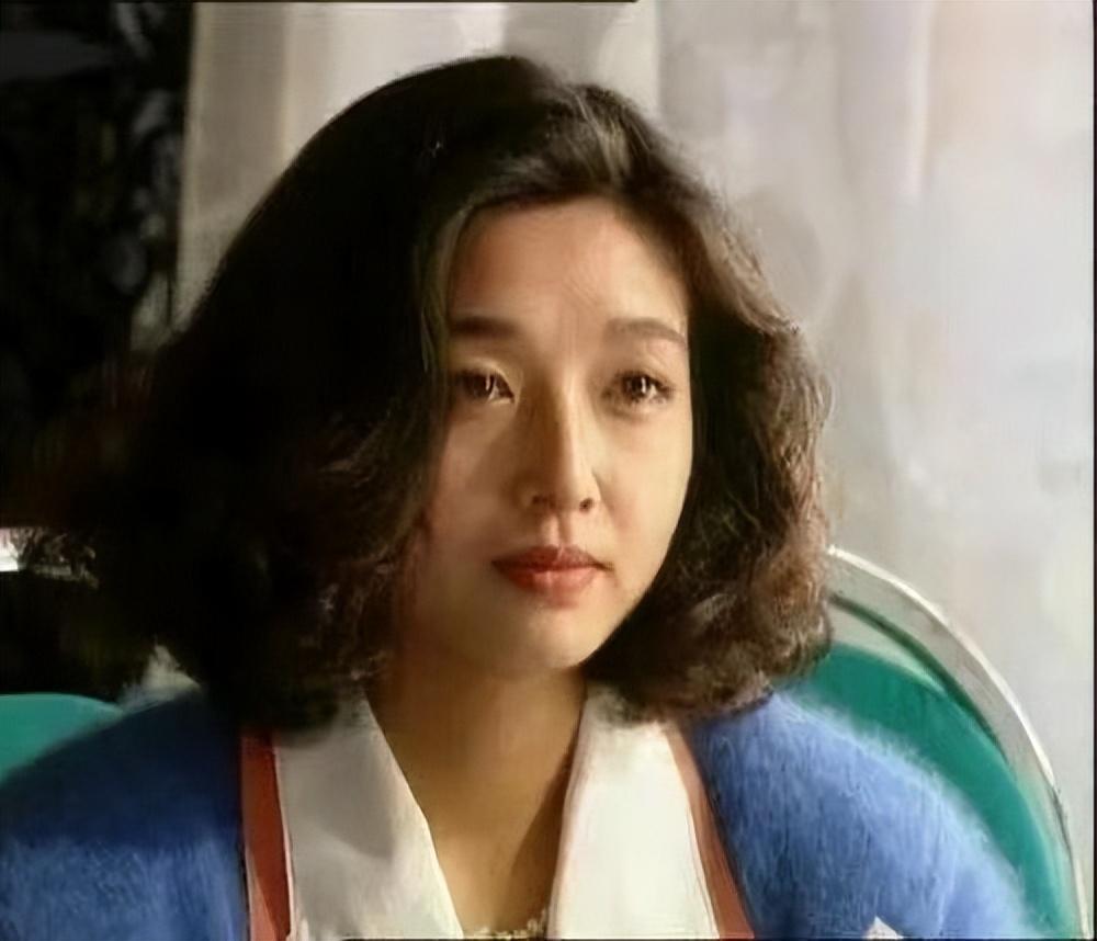 江珊个人资料简历（江珊的随性人生：曾是靳东爱人，四段恋情一段婚姻，53岁再遇真爱）