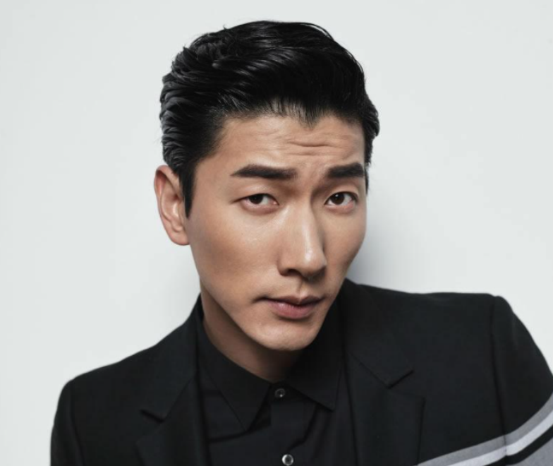 张亮个人资料 ：从红极一时到无人问津，一手好牌怎么糊的？