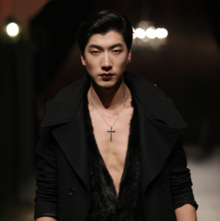 张亮个人资料 ：从红极一时到无人问津，一手好牌怎么糊的？