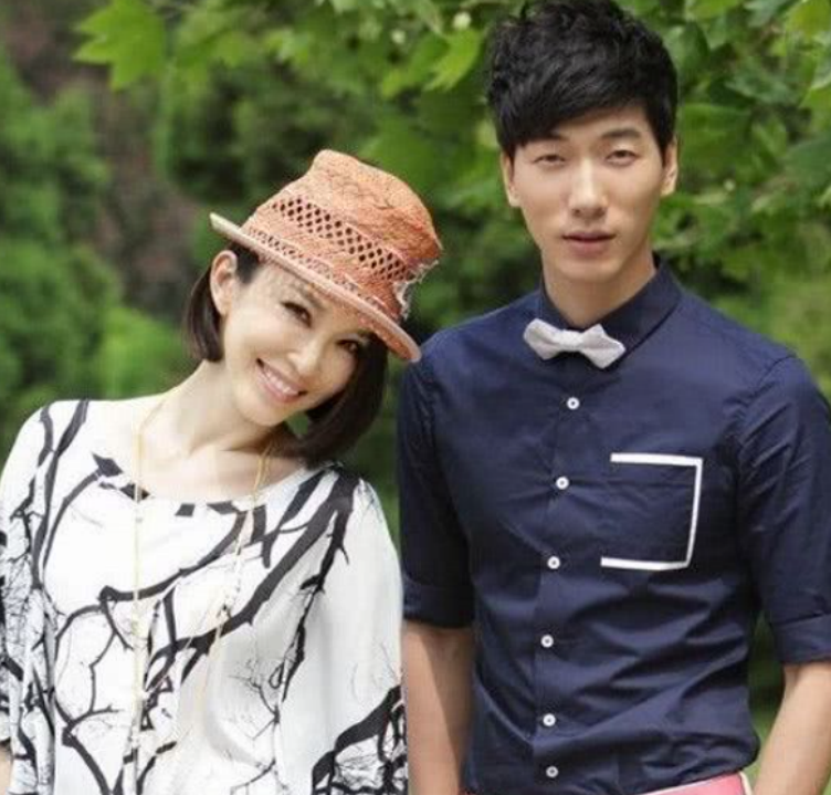 张亮个人资料 ：从红极一时到无人问津，一手好牌怎么糊的？