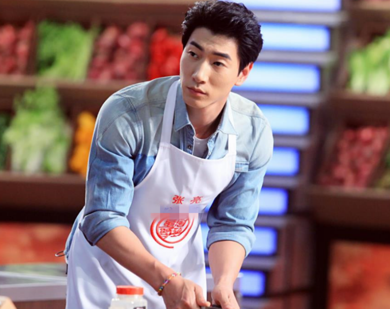 张亮个人资料 ：从红极一时到无人问津，一手好牌怎么糊的？