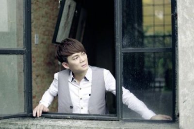 六哲的个人资料简介(六哲个人资料简介 结婚)